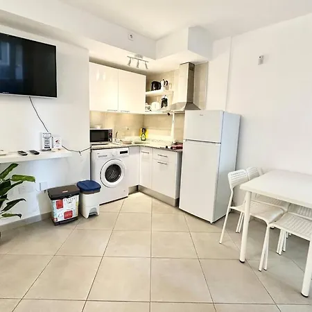 Minty Pool, Terrace, Fiber And Parking דירה *