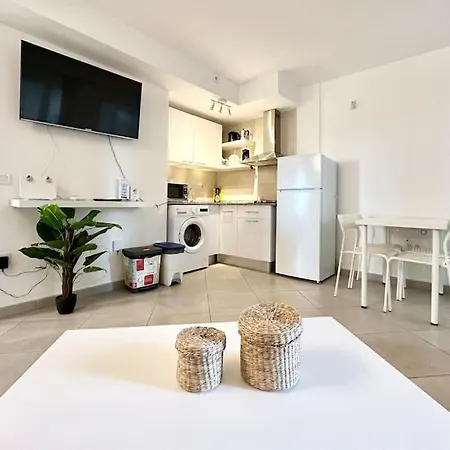 Minty Pool, Terrace, Fiber And Parking דירה *